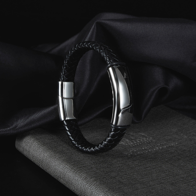 European and American Men's Retro Titanium Steel Leather Bracelet A Fashion Statement