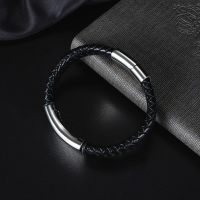 European and American Men's Retro Titanium Steel Leather Bracelet A Fashion Statement