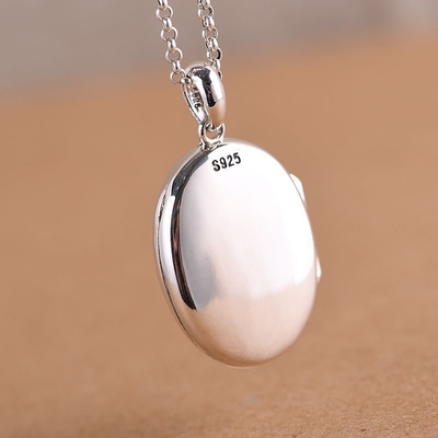 Women's Fashion Oval Gawu Box Pendant S925 Silver Vintage Thai Silver Charm Pendants