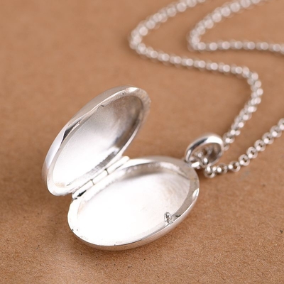 Women's Fashion Oval Gawu Box Pendant S925 Silver Vintage Thai Silver Charm Pendants