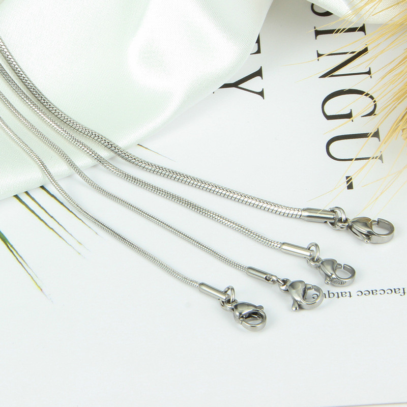 Gold Titanium Steel Snake Bone Chain Necklace with Simple 316L Stainless Steel Pendant
